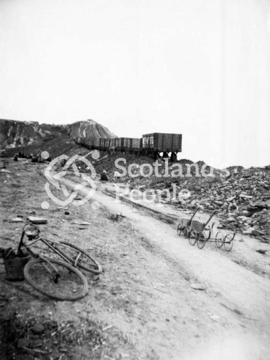 Coal bing at Buckhaven, 1935 Coal bing at Buckhaven, 1935