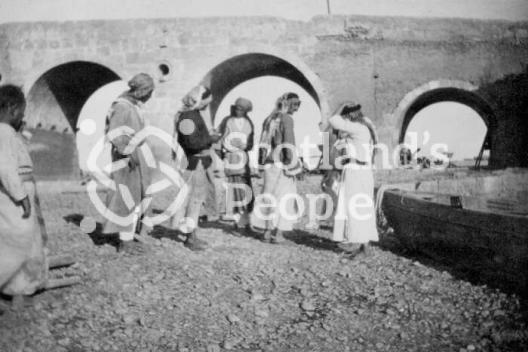 Iraqi shipbuilders under Mosul Bridge, Mosul Iraq Iraqi shipbuilders under Mosul Bridge, Mosul Iraq