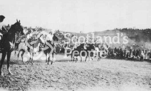 The start of the races at Mosul The start of the races at Mosul