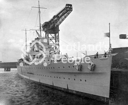 HMAS Australia (512) HMAS Australia (512)