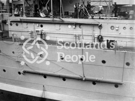 HMAS Australia (512) HMAS Australia (512)
