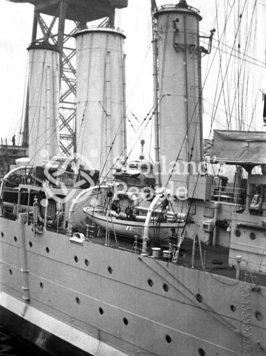 HMAS Australia (512) HMAS Australia (512)