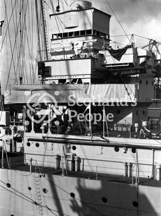HMAS Australia (512) HMAS Australia (512)