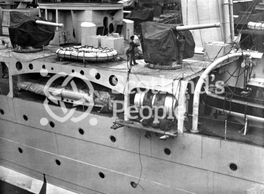 HMAS Australia (512) HMAS Australia (512)