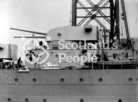 HMAS Australia (512) HMAS Australia (512)