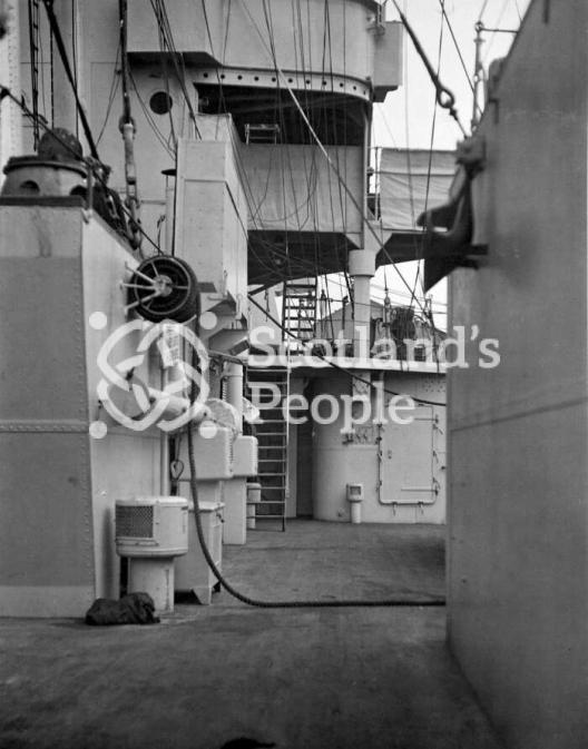 HMAS Australia (512) HMAS Australia (512)