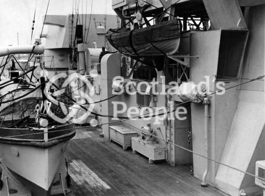 HMAS Australia (512) HMAS Australia (512)