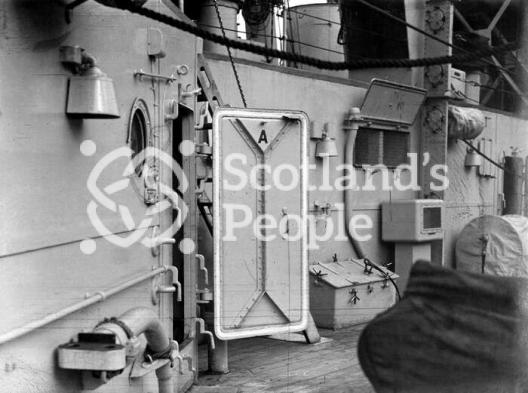 HMAS Australia (512) HMAS Australia (512)