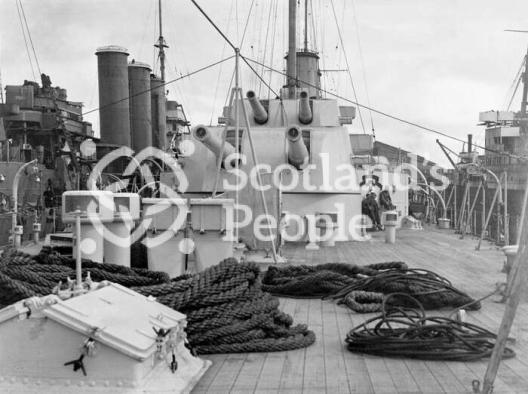 HMAS Australia (512) HMAS Australia (512)