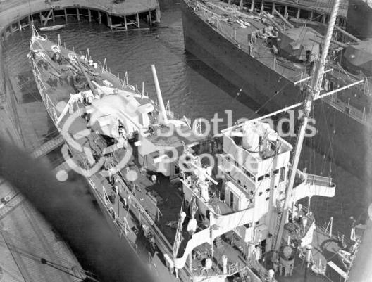 HMAS Australia (512) HMAS Australia (512)
