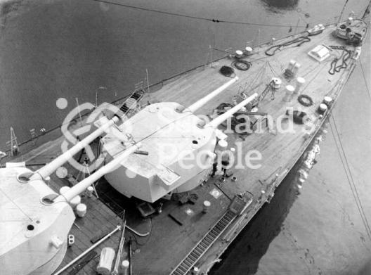 HMAS Australia (512) HMAS Australia (512)