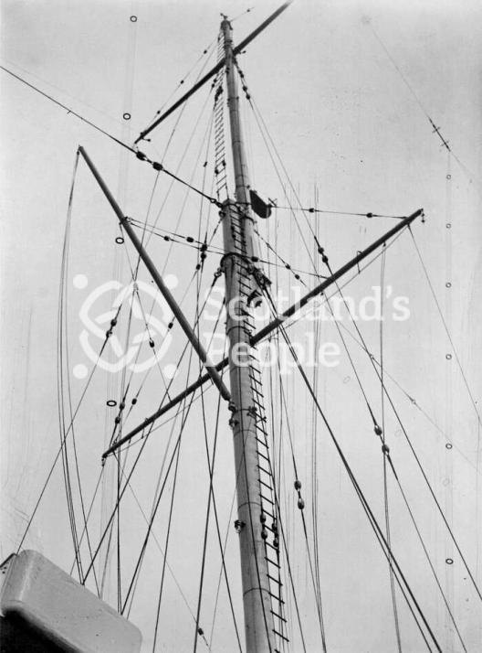 HMAS Australia (512) HMAS Australia (512)