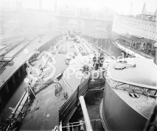 HMAS Australia (402) HMAS Australia (402)