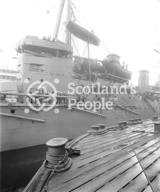 HMAS Australia (402) HMAS Australia (402)