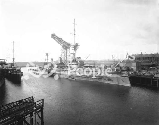 HMAS Australia (402) HMAS Australia (402)
