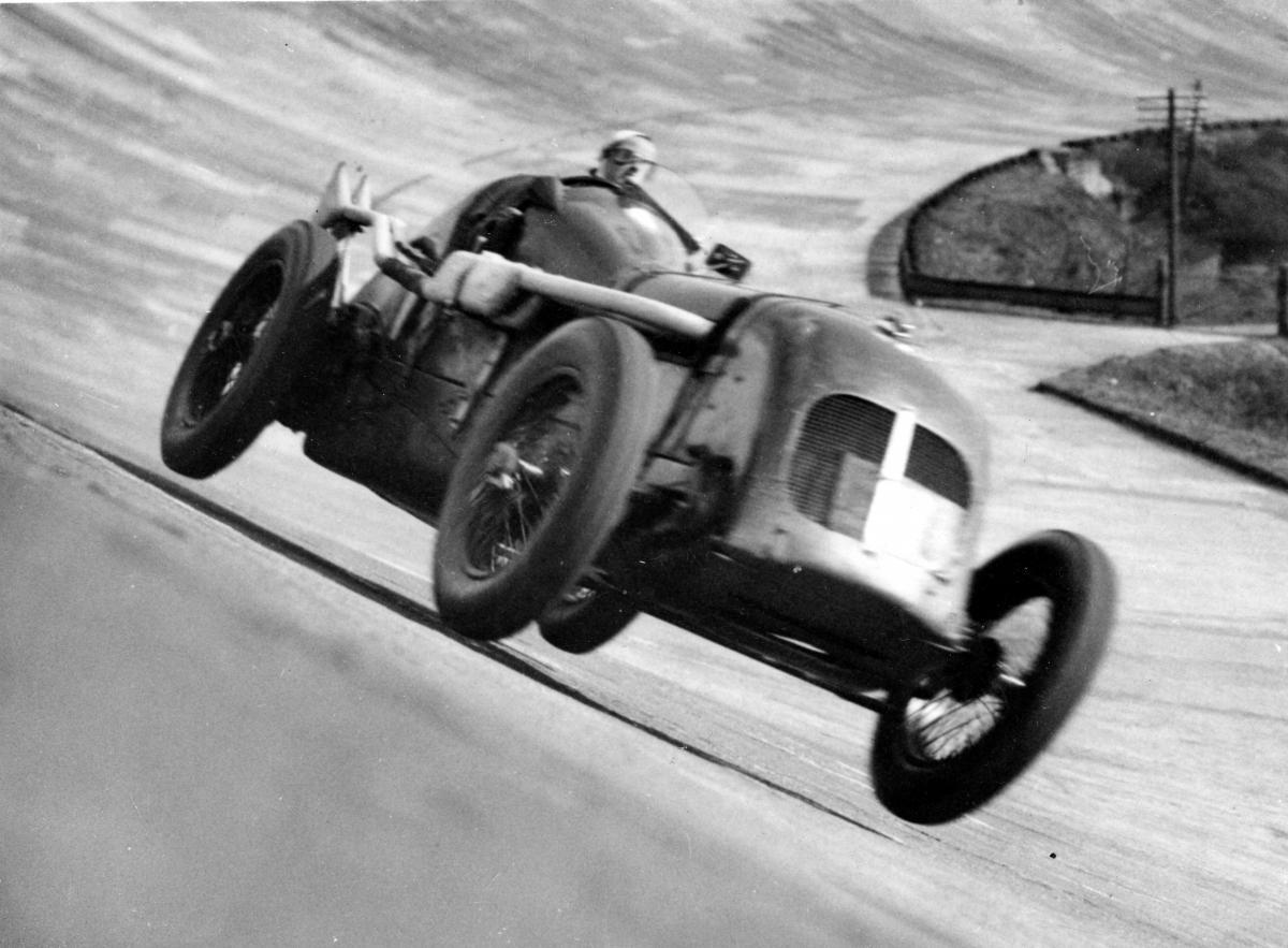 Magaret Allan. Marker Bentley (Mother Gun) 2nd Whitson Long H'cap. 1.6.36. Brooklands Museum original. D2964.1