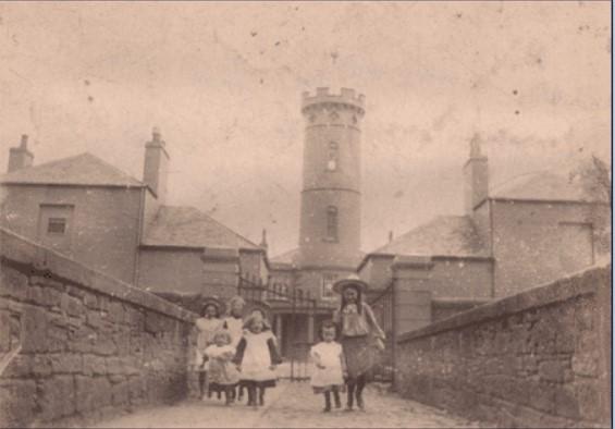 The lightkeeper’s children at the Signal Tower, Arbroath. The girl on the right (wearing the hat) is believed to be the daughter of Robert Clyne, c.20th century. Courtesy of Bellrock.org
