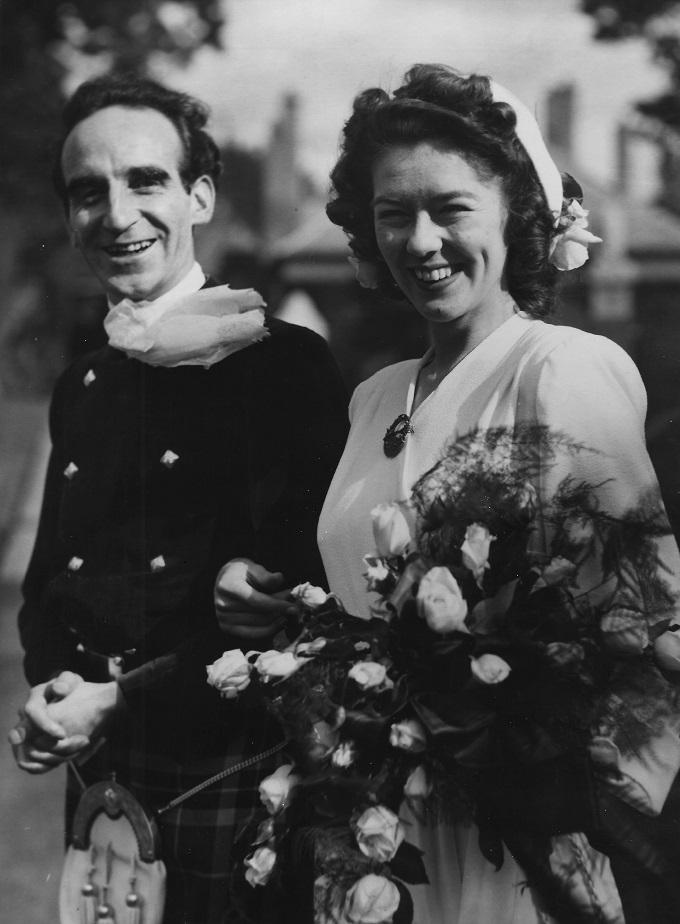 A photograph of Dorothy Halliday and Alastair MacTavish Dunnett on their wedding day, 17th September 1946